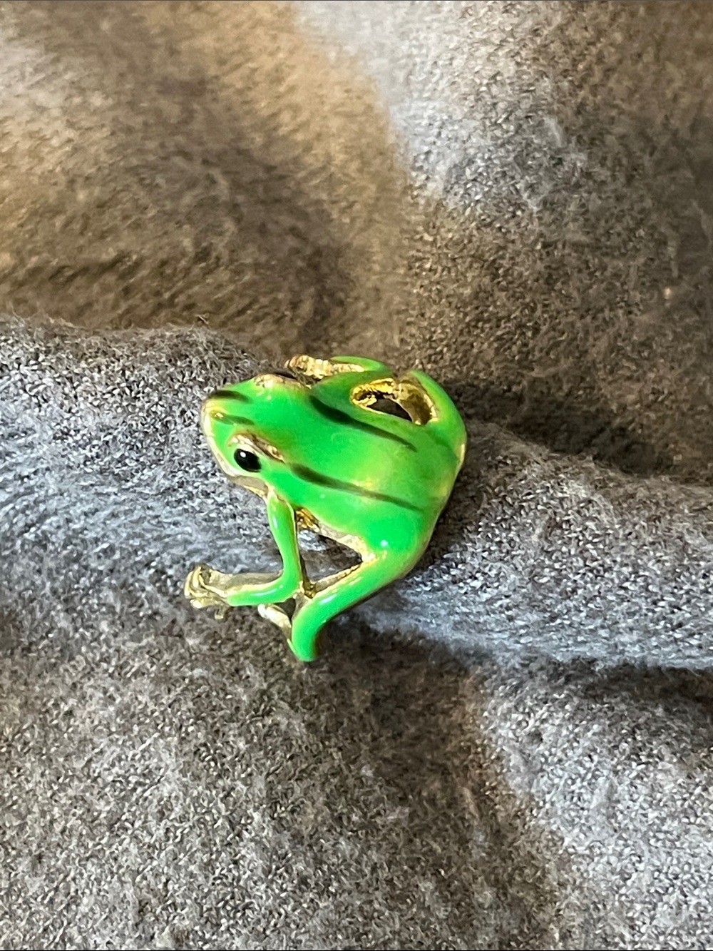 💕 2/$15 Enameled Green Frog Ring-7